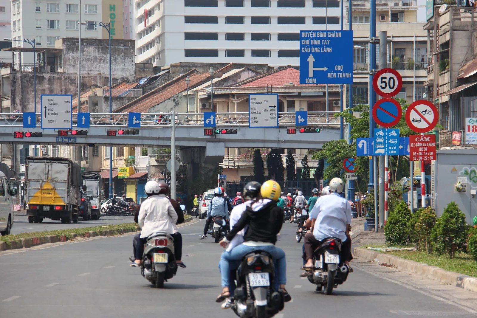 TPHCM : Khẩn trương tháo 500 biển báo tốc độ 50km/h trong hôm nay 29/2