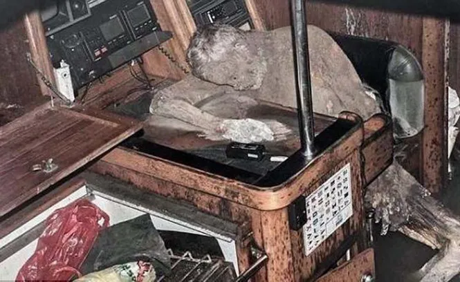 Xác khô trên tàu