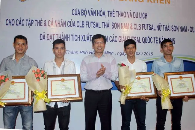  Bộ VH-TT-DL tặng Bằng khen cho vận động viên futsal Thái Sơn Nam