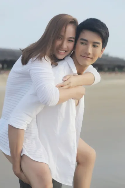 Chân dài Vương Thu Phương tái xuất với điện ảnh
