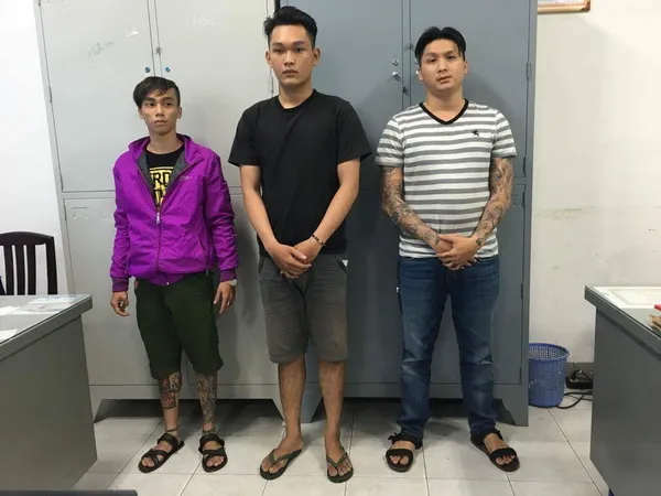 TPHCM: Bắt nhóm đối tượng đâm trọng thương 3 du khách