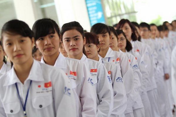 Cần xây dựng những chính sách hỗ trợ cho lao động nữ làm việc ở nước ngoài