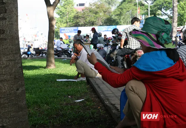 Không có sự phân biệt giữa hai loại cụm thi