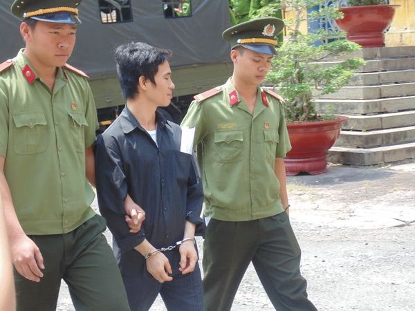 Lĩnh án tù cho tội “Khủng bố” vì ý tưởng quảng cáo lạ