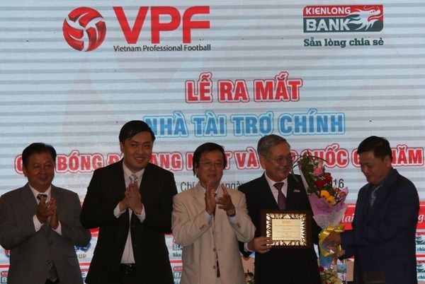 VPF chưa nhận hồ sơ CLB Hà Nội xin chuyển vào TPHCM
