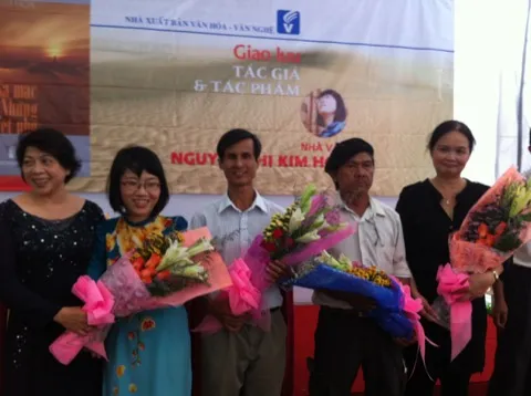 Nhà văn Kim Hòa khắc khoải với “Sa mạc và những vệt nhớ”