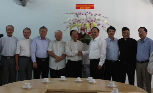 Phó Bí thư Thường trực Thành ủy Tất Thành Cang thăm các cơ sở Công giáo thành phố nhân Lễ Phục sinh 