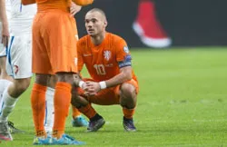 Sneijder ngồi nhà xem đồng đội ở tuyển Hà Lan đấu với Anh