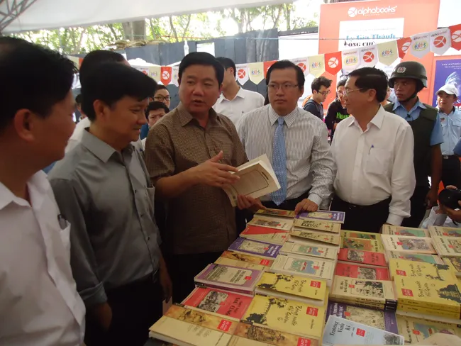 Bí thư Thành ủy Đinh La Thăng: Hội sách giới thiệu được văn hóa của TPHCM