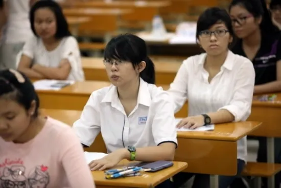 Không phát hành, ép buộc học sinh mua các tài liệu tham khảo