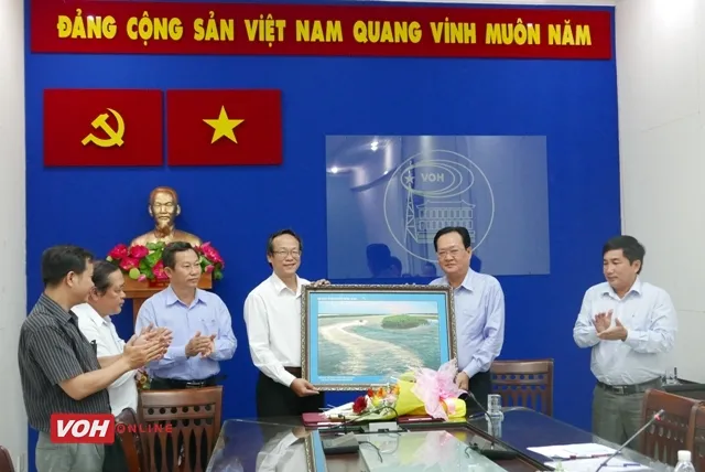 Phát sóng 10 chương trình của FM99.9Mhz (VOH) trên Đài PTTH Cà Mau