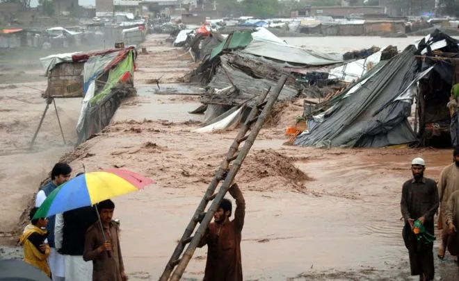 Lũ quét ở Pakistan, ít nhất 45 người chết  
