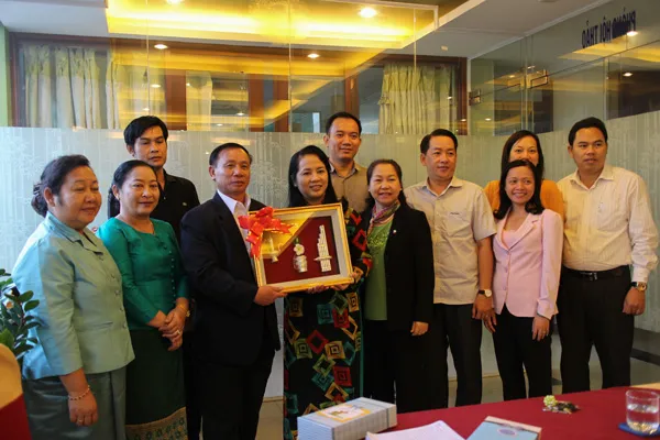Liên hiệp Công đoàn Lào đến giao lưu với công đoàn TPHCM