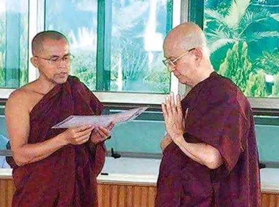 Vì sao cựu Tổng thống Myanmar đi tu?
