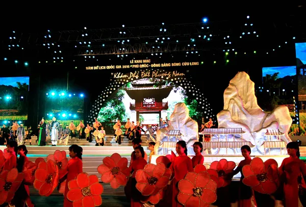 Khai mạc Năm Du lịch quốc gia 2016
