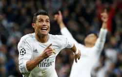 Cristiano Ronaldo phản pháo lại những lời chê bai sau khi ghi cả 3 bàn đưa Real Madrid vào bán kết