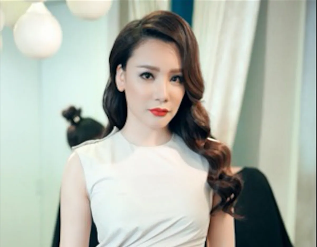 Hồ Quỳnh Hương ngày càng xinh đẹp, nữ tính