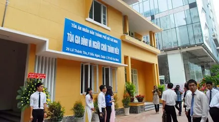 Thân thiện Tòa Gia đình và người chưa thành niên