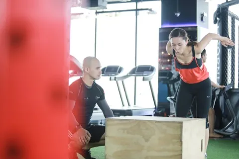 Á hậu Thiên Lý tập luyện cật lực để khám phá Sơn Đoòng