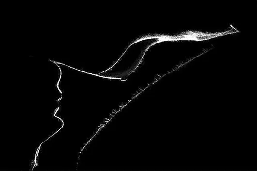 Từ hôm nay 15/5, người mẫu, người đẹp ở VN bị cấm chụp ảnh khỏa thân