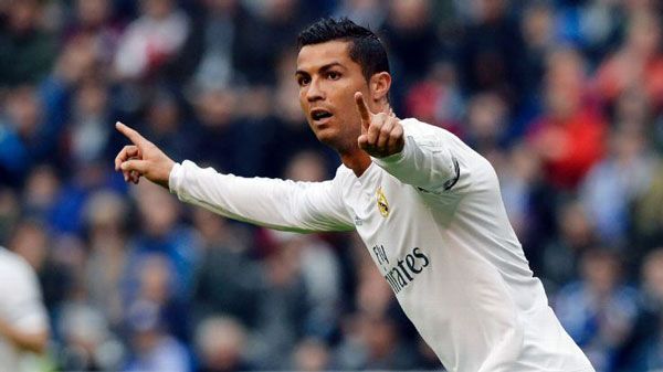 Ronaldo mùa thứ 6 liên tiếp vượt mốc ghi 50 bàn thắng/mùa