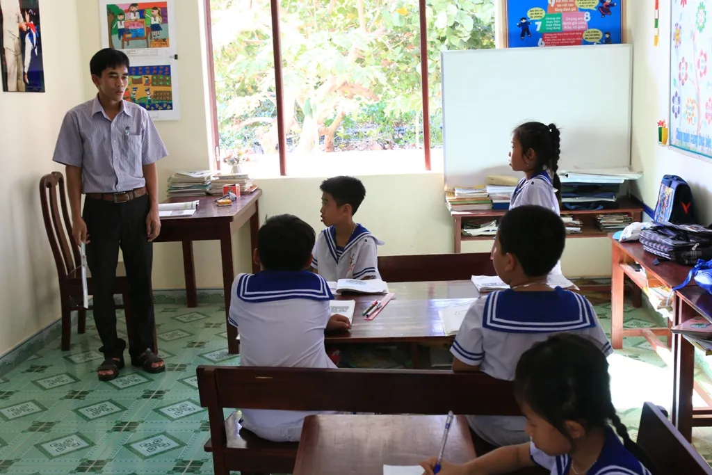 Gieo chữ nơi đầu sóng ngọn gió