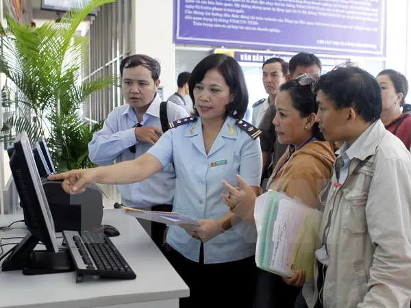 Thông quan hàng hoá chậm do vướng các thủ tục, quy định không còn phù hợp?