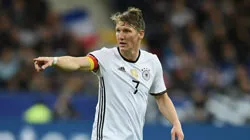 Schweinsteiger, Podolski vẫn được lên tuyển Đức, chuẩn bị dự Euro 2016