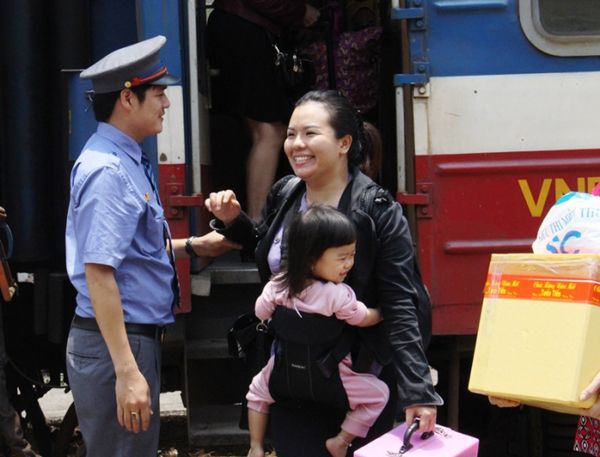 Tăng giá vé tàu ngoại ô