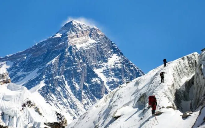 Hai nhà leo núi chết vì “say độ cao” sau khi chinh phục đỉnh Everest