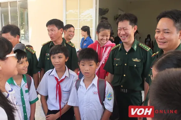 Trao con chữ, truyền hy vọng