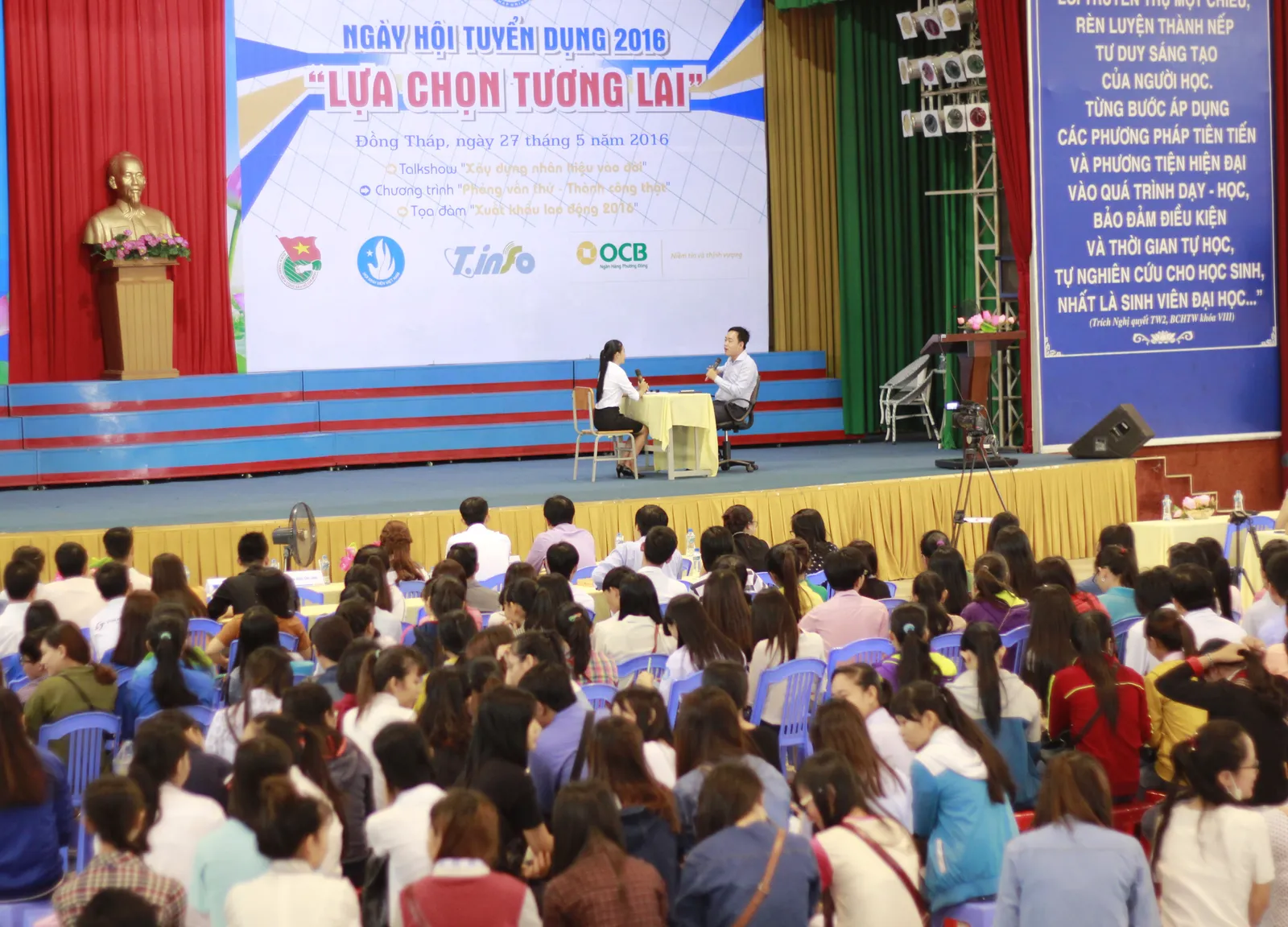 2.000 sinh viên tham gia ngày hội tuyển dụng “Lựa chọn tương lai”