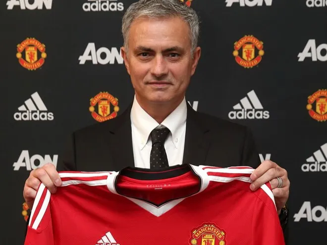 Jose Mourinho chính thức dẫn đắt Manchester United