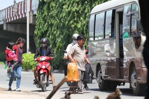 Dẹp xe dù, bến cóc: Vừa kiên quyết vừa thay đổi chính mình