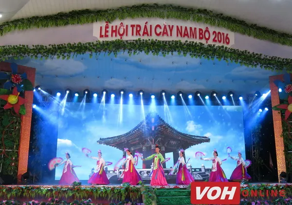 “Du khách nhí” đổ về Suối Tiên dự Lễ hội trái cây Nam bộ 2016