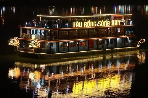 Du khách e dè với du lịch trên sông Hàn