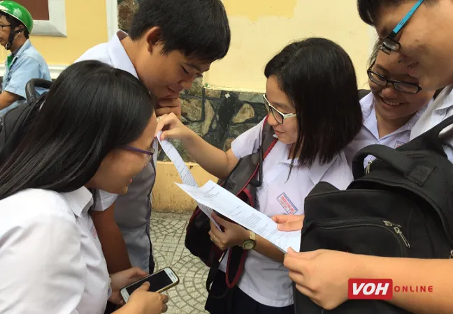 Đề toán tuyển sinh lớp 10: Khó phần hình học