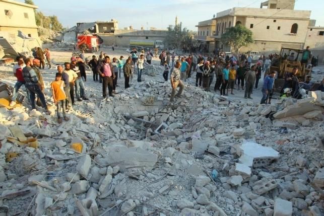 Syria: Không kích thành phố phía bắc, 20 người thiệt mạng