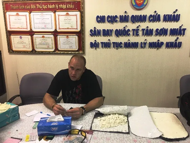 Hải quan Tân Sơn Nhất phá đường dây ma túy