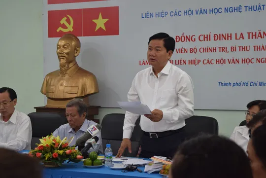 Bí thư Thành ủy Đinh La Thăng:  Văn hóa nghệ thuật phải phát triển xứng tầm!