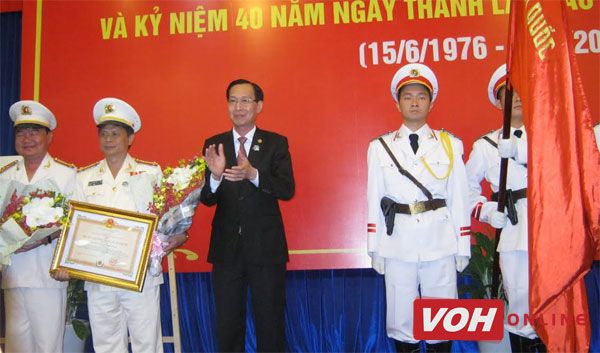 Báo Công an TPHCM đón nhận Huân chương Bảo vệ Tổ quốc hạng 3