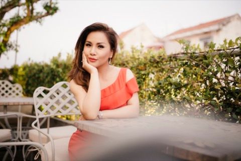 Chị em Cẩm Ly - Minh Tuyết đối đầu trên ghế nóng