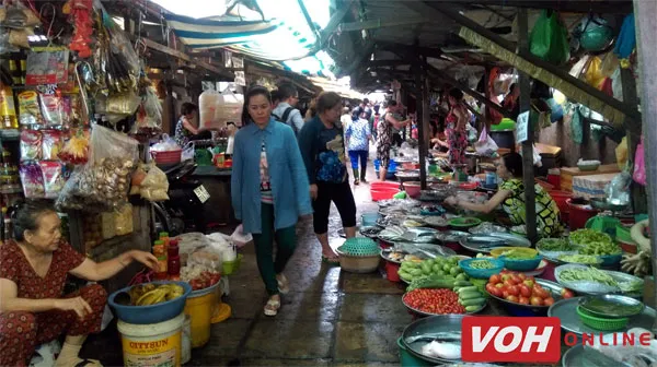 Chuẩn bị “xóa sổ” chợ Bình Thới tự phát