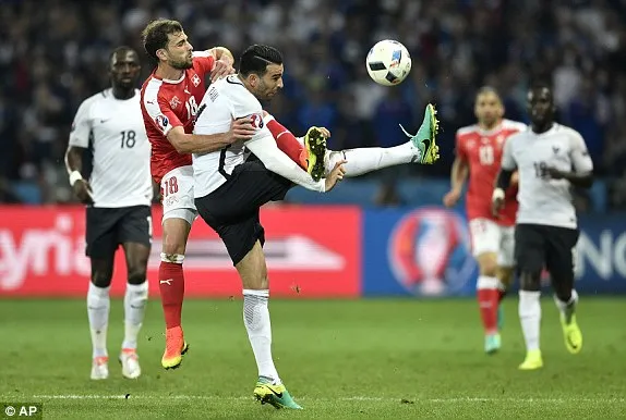 Kết quả bóng đá ngày 20/6: “Chủ nhà” Pháp và Thụy Sỹ đi tiếp vào vòng 1/8 Euro 2016