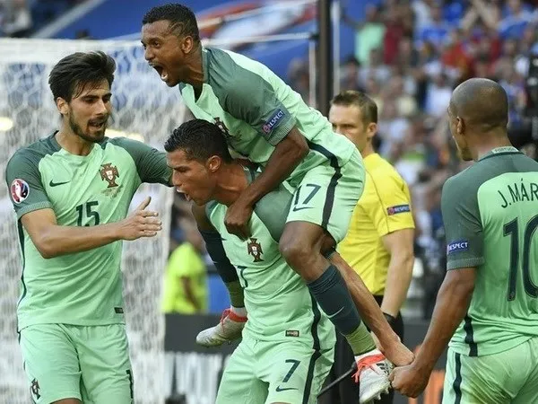 Kết quả bóng đá - 23/6/2016: Ronaldo giúp Bồ Đào Nha giành vé vào vòng 1/8 EURO 2016