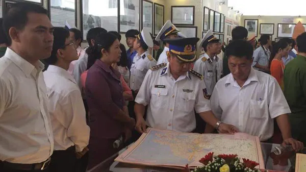Triển lãm “Hoàng Sa, Trường Sa của Việt Nam - Những bằng chứng lịch sử và pháp lý” tại tỉnh Trà Vinh