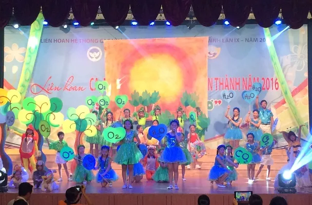 Khai mạc Liên hoan ca múa nhạc hè toàn thành 2016