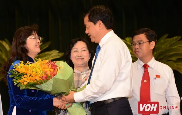 “Xây dựng chính quyền minh bạch, chuyên nghiệp, phục vụ nhân dân” 