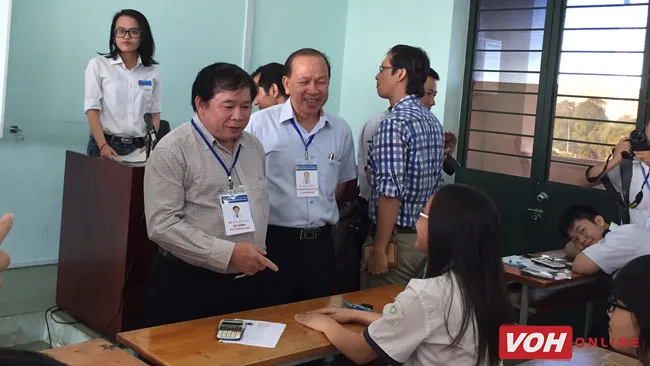 Ngày thi đầu tiên THPT 2016: Lấy điểm trung bình không quá khó