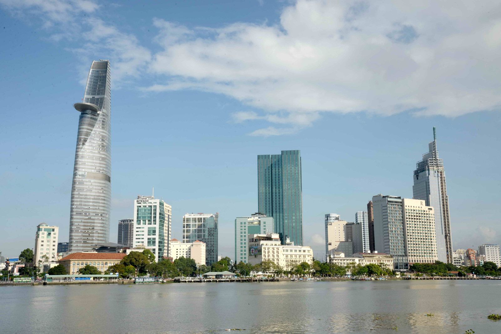 Lễ Kỷ niệm 40 năm Ngày Thành phố Sài Gòn – Gia Định chính thức vinh dự mang tên Chủ tịch Hồ Chí Minh (2/7/1976 – 2/7/2016)